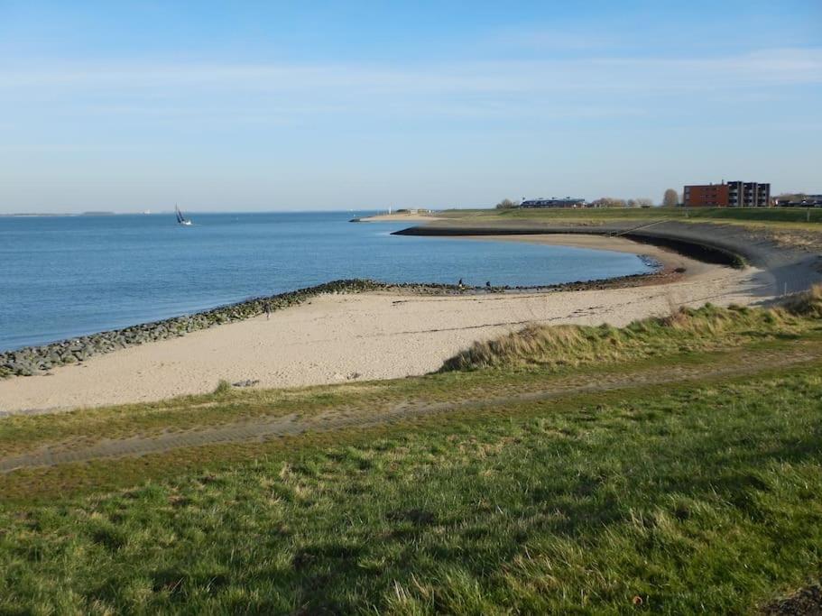 Comfortabel En Gezellig Vakantiehuis Bij Het Strand Wemeldinge Exterior foto